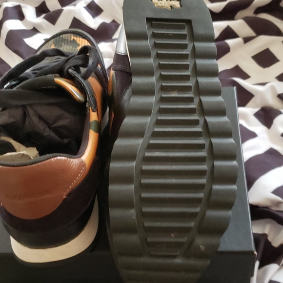 Shoes - Picture 4 of 4